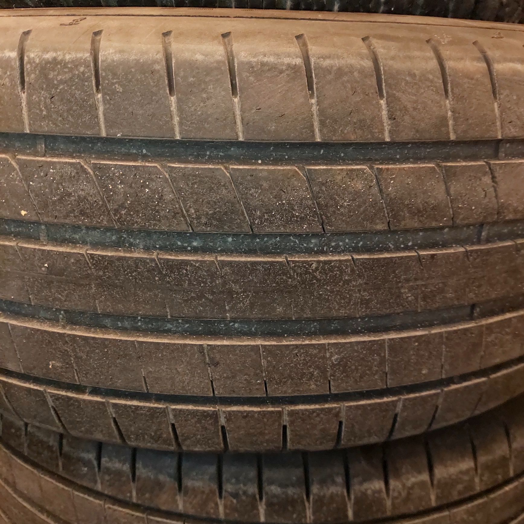 225/45R17 GOODYEAR
