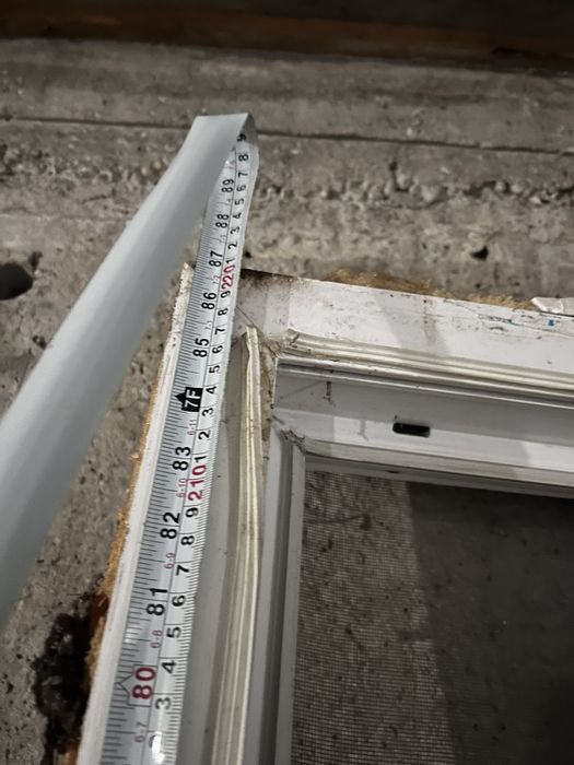 Продавам ПВЦ дограма със двоен стъклопакет и бонус комарници