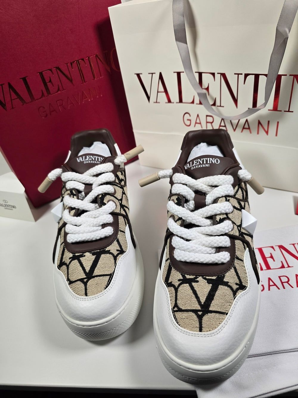 Обувки Valentino