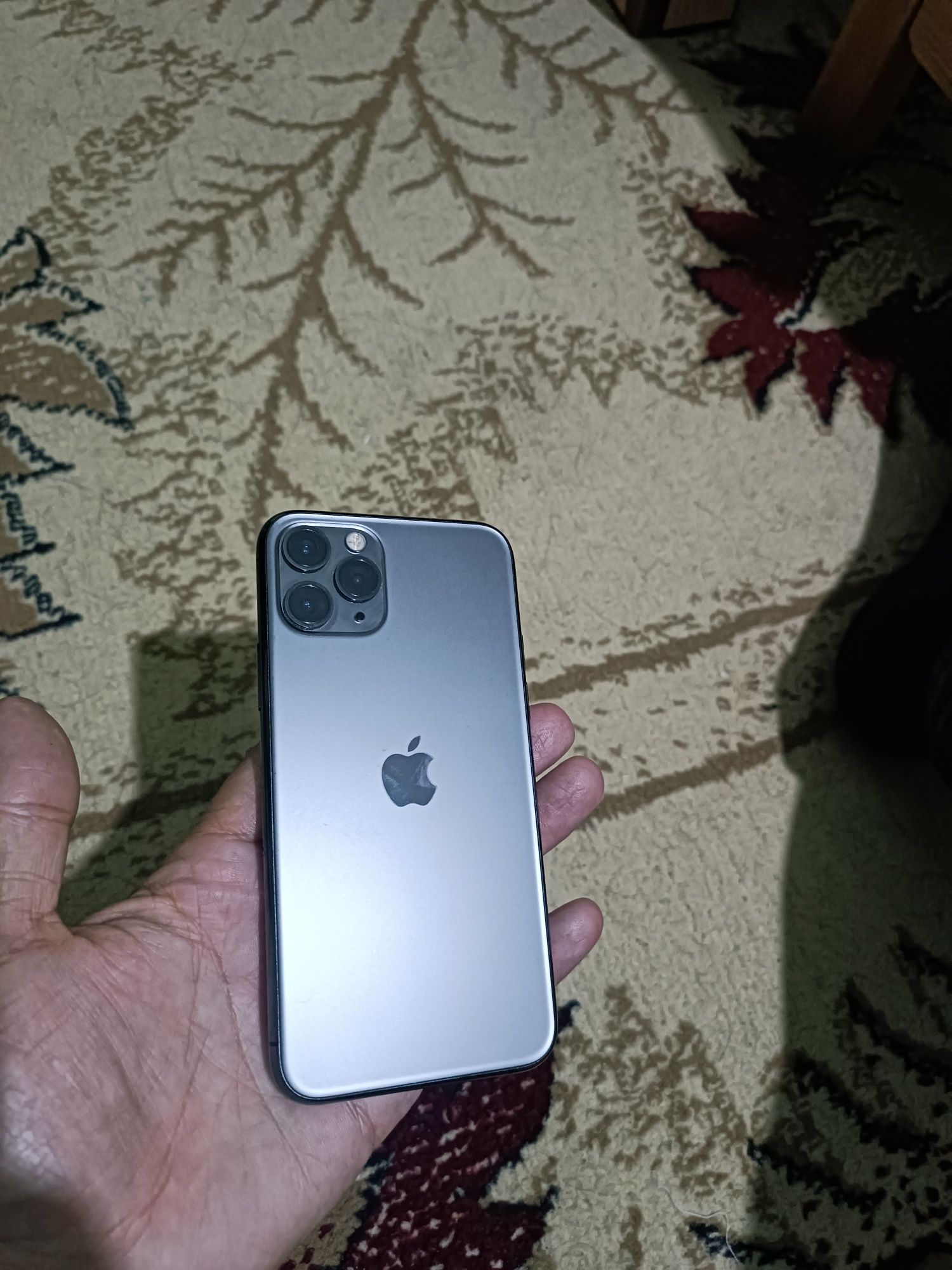 iphone 11 про идеал холатда