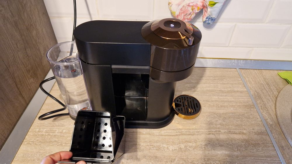 Nespresso Vertuo Next, maro-argintiu