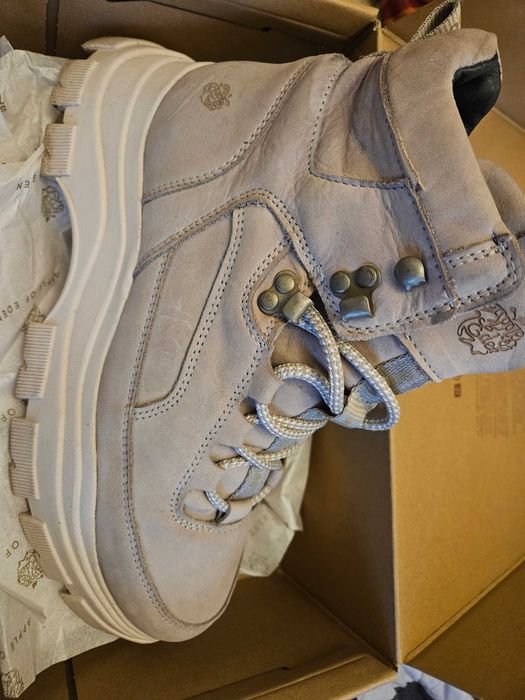 Светло Сиви Зимни обувки/ Боти Apple of Eden