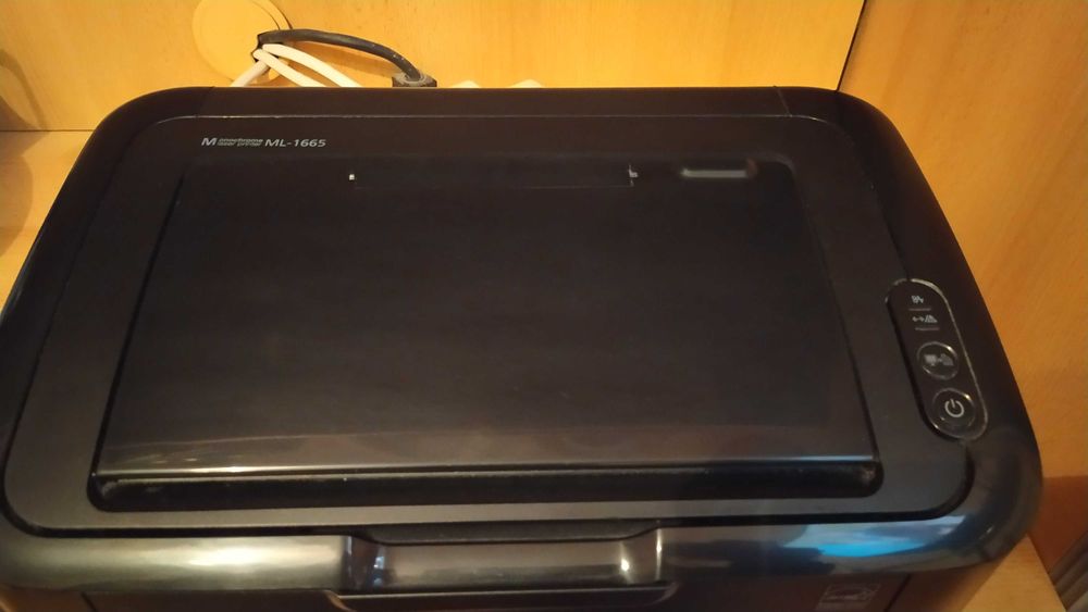 Продавам лазерен принтер Samsung ML - 1665