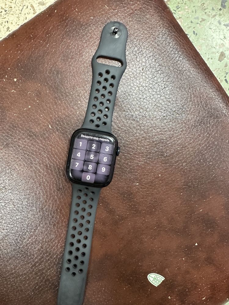 Продам Смарт часы Apple Watch 7