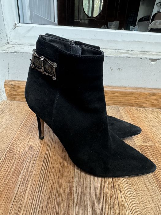 Продам ботильоны из натуральной замши в отличном состоянии