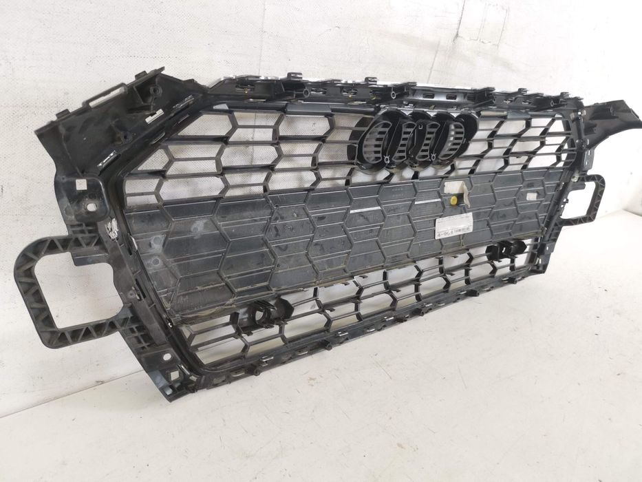 Радиаторна решетка Ауди А5 2 [фейслифт] Оригинална / Radiatorni reshet