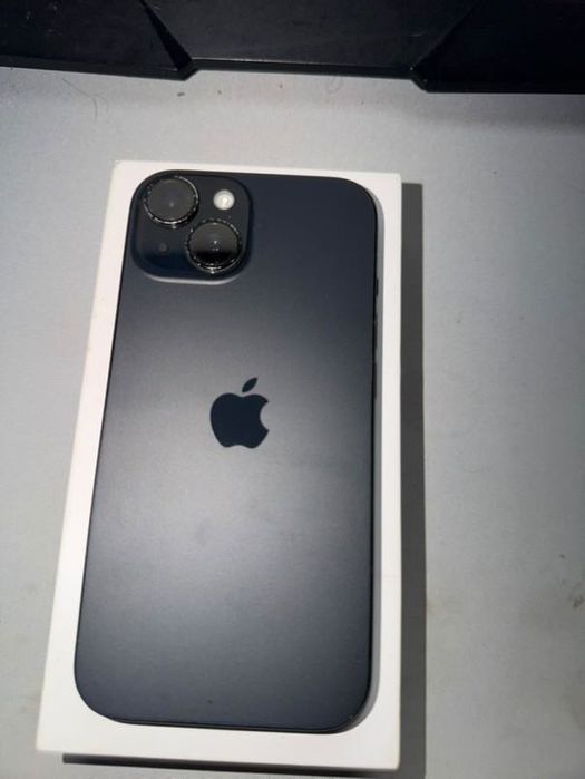 Продава се iPhone 15