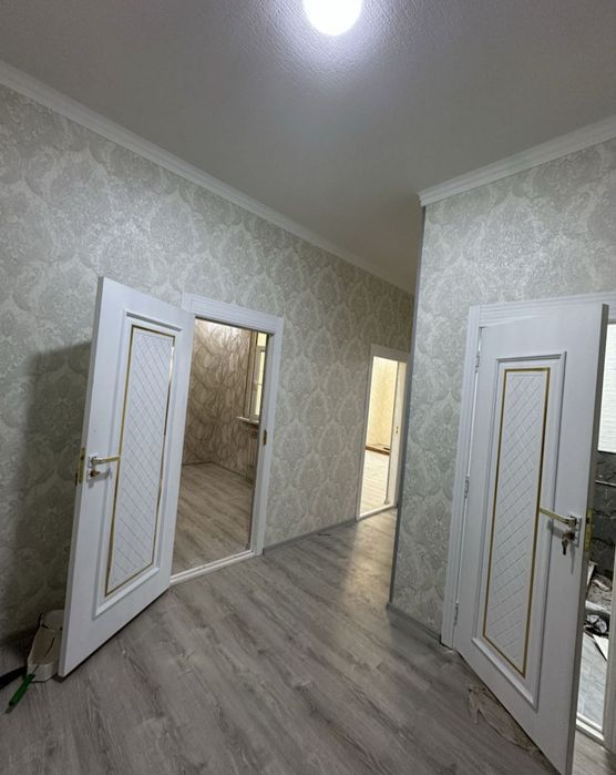 Bek baraka bozori oldida kvartira sotiladi 2xona