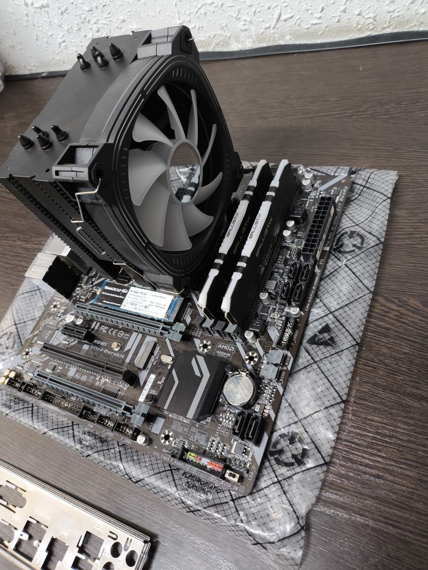 Gigabyte B365+i5 9600KF+NVMe 256Gb+16Gb RGB
