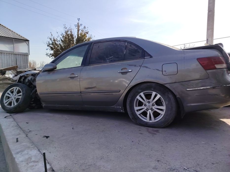 Хундай соната nf  сотилади.