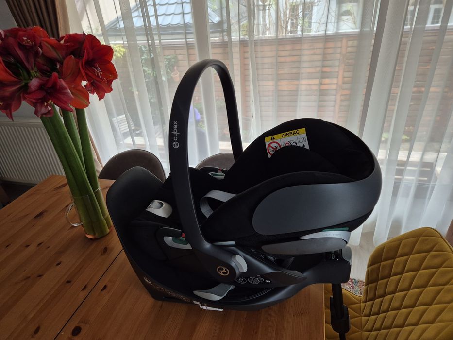 Scoica auto Cybex Cloud T i-size + baza, neagra (cu insert nou-născut)