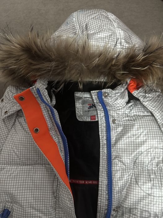 Продам зимнюю куртку для девочки рост 128