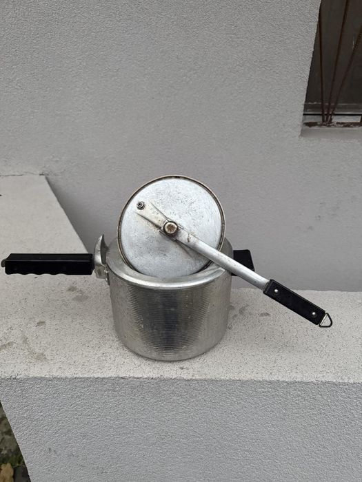 Тенджера под налягане.