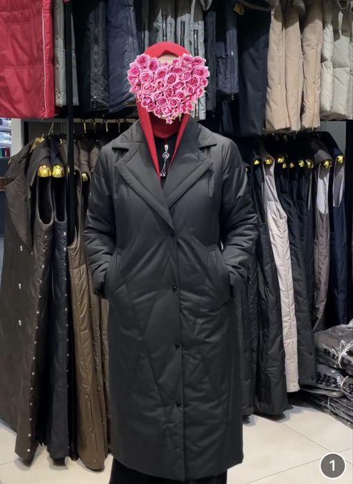 Kurtka sotiladi yengi 50 razmer