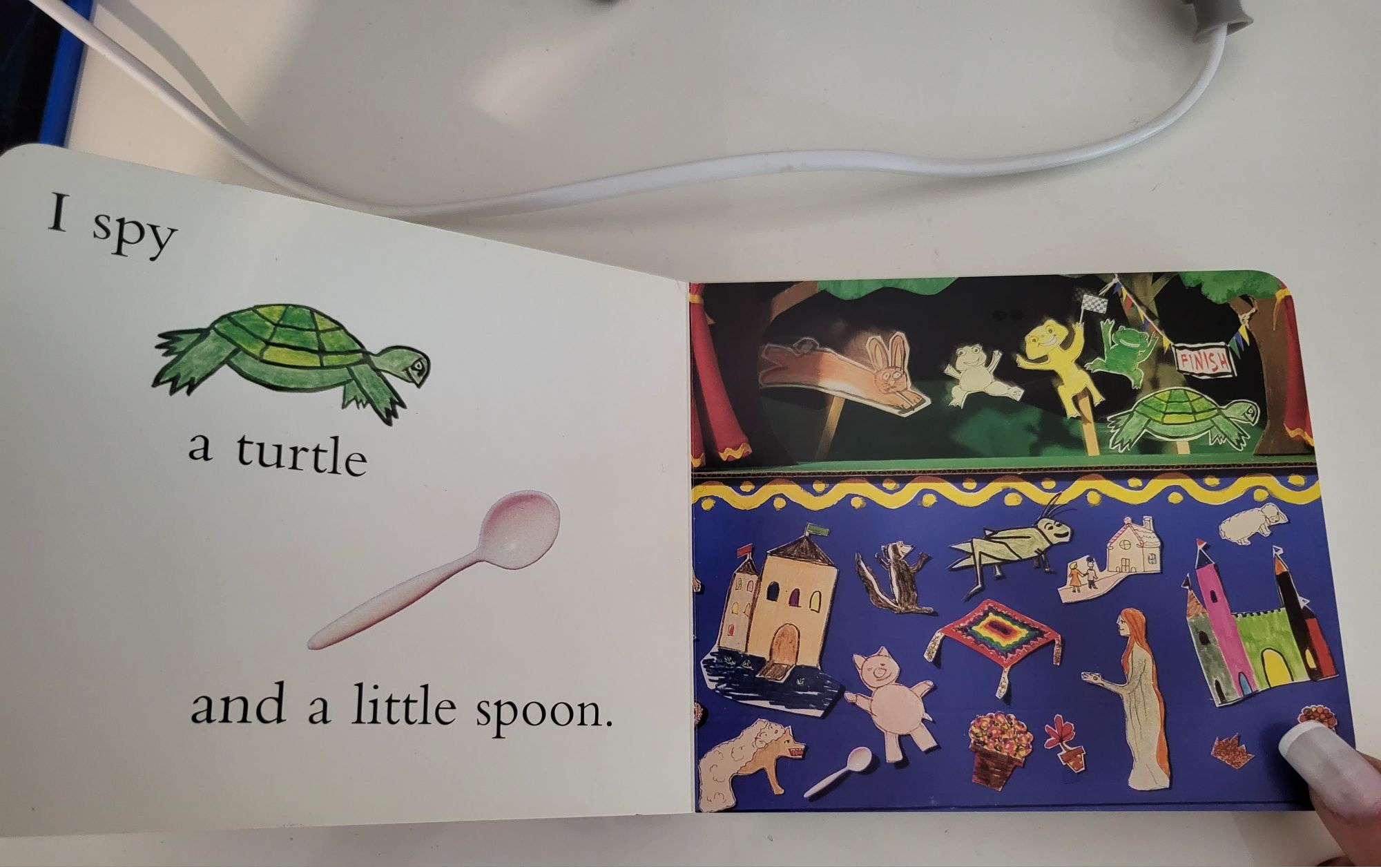 Carte pentru bebe, cu tematica animale, în limba engleza