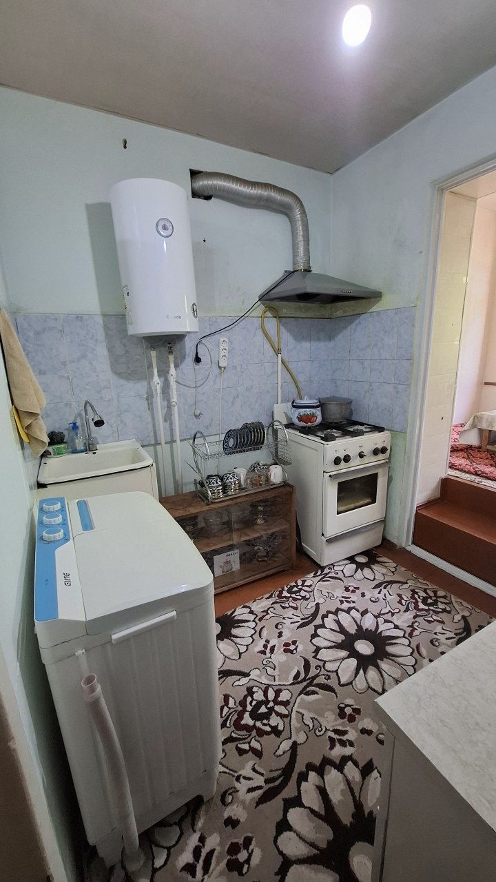 Қибрай тумани, Юкори-йуз кучаси 
Ориентир: ТТЗ автостанция, Саниф