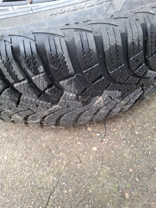 Два броя зимни гуми Гудиар ултра грип 16ки