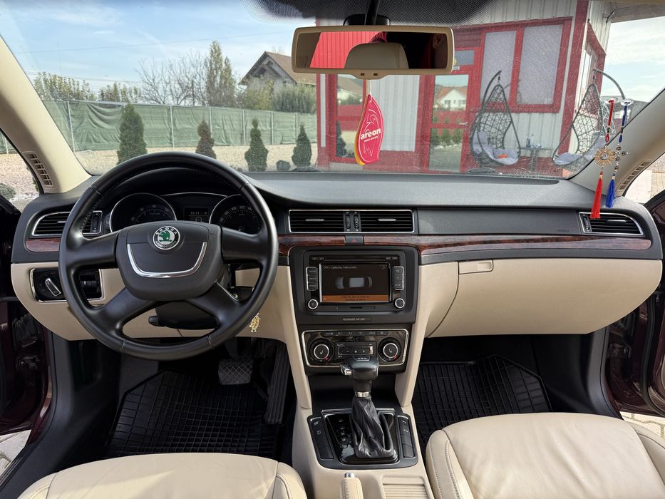 SKODA SUPERB ELEGANCE 1.8 DSG UNIC Proprietar navi piele senzori full