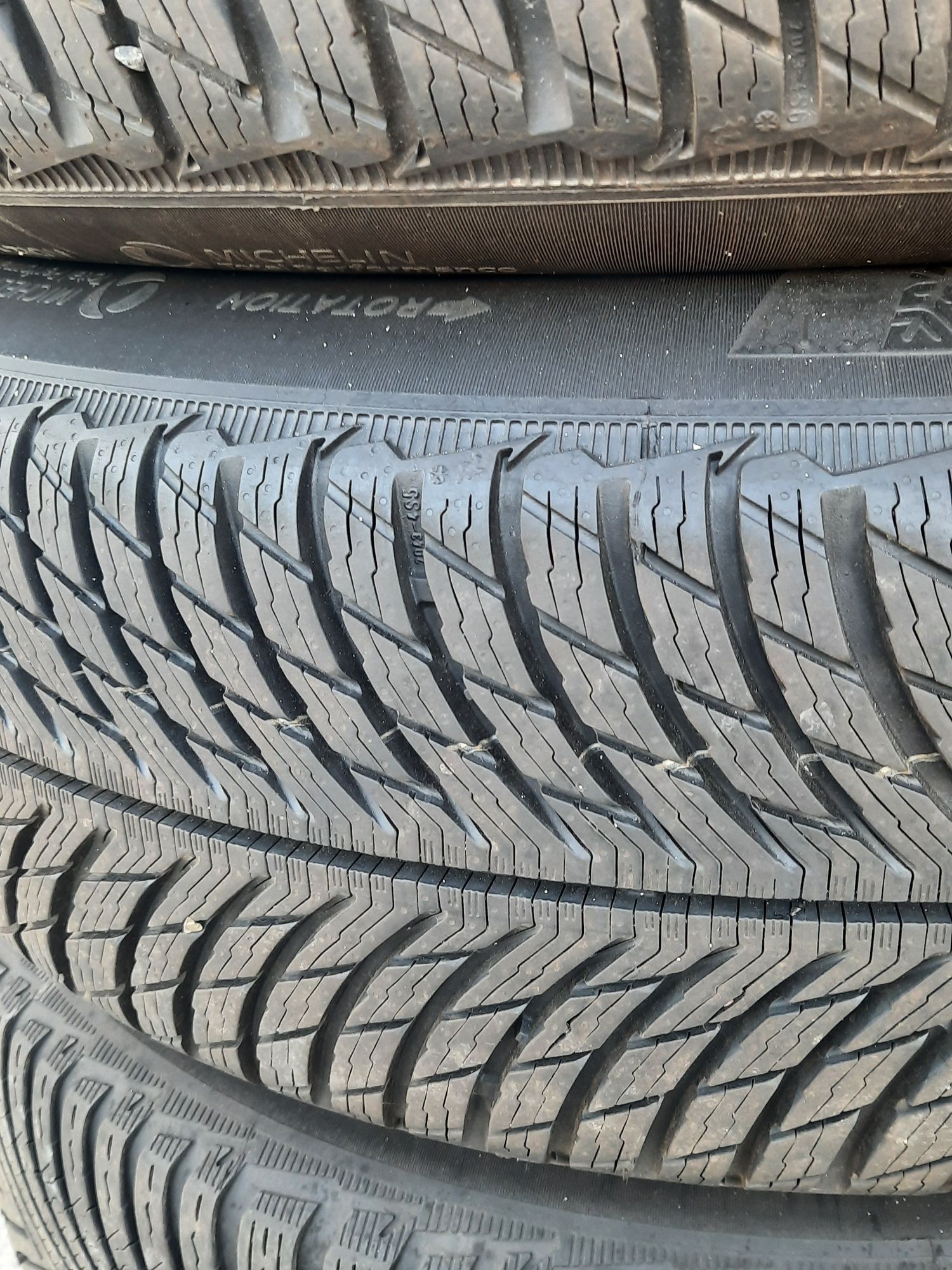 2 Броя 215/65/17 Michelin 7,5mm 2023DOT