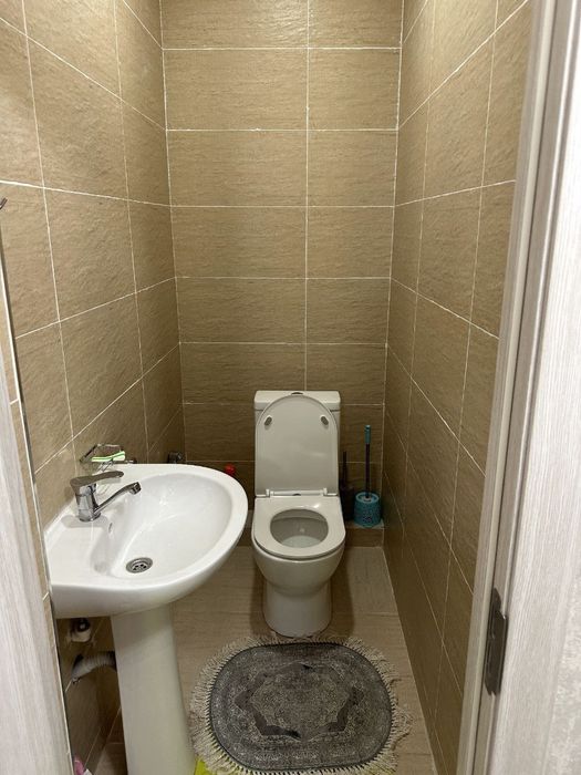 Choshtepada 3 xona sotiladi 70,000 ming kelishamiz