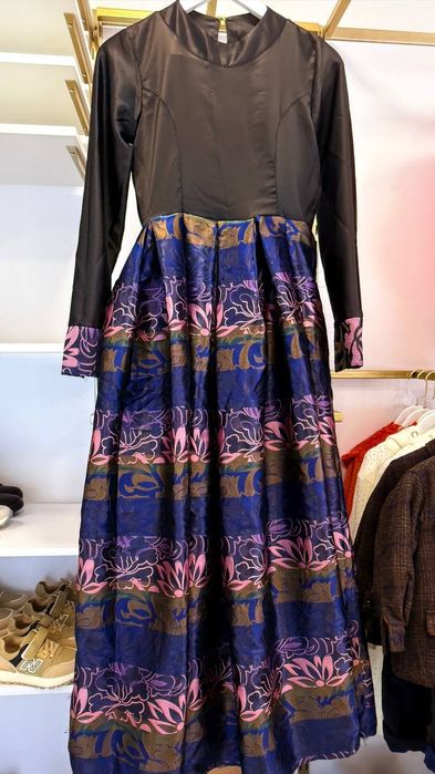 Женские платье срочно продам