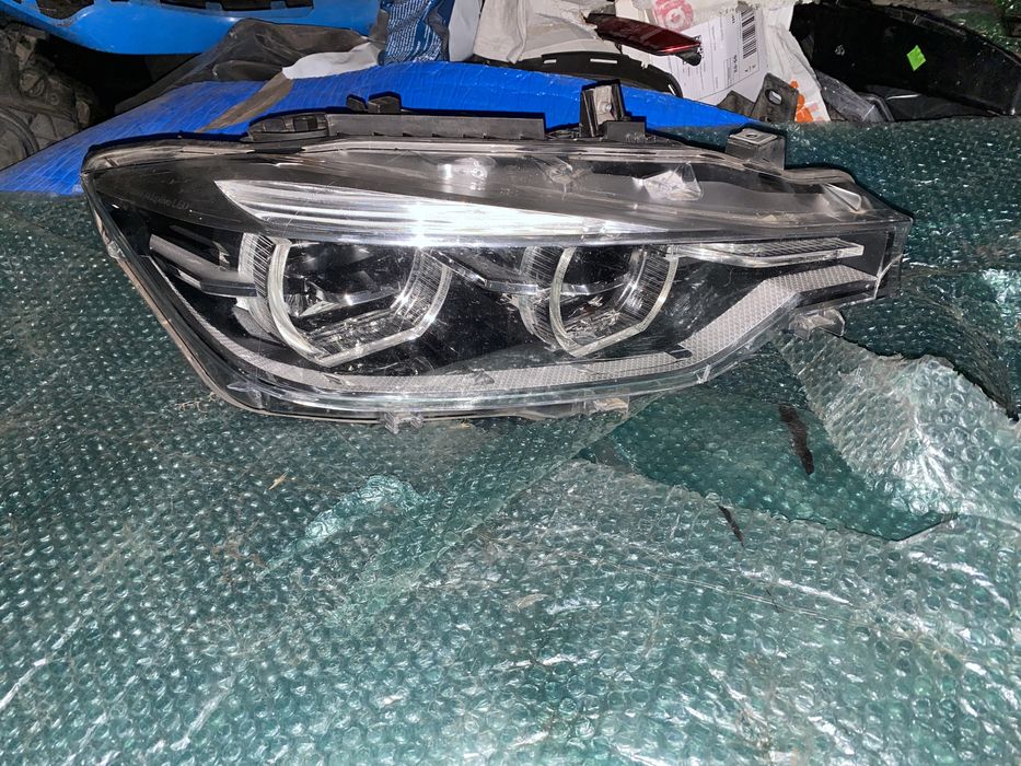 Far BMW seria 3 F30 F31 LCI Facelift 2015 - 2019 far Dreapta adaptiv