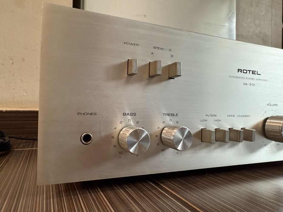 Rotel RA-313 Стерео усилвател