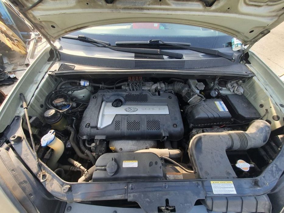 Dezmembrez Hyundai Tucson motor 2.0 benzina G4GC  141cp euro 4 Dezmembrari piese cutie de viteze manuala