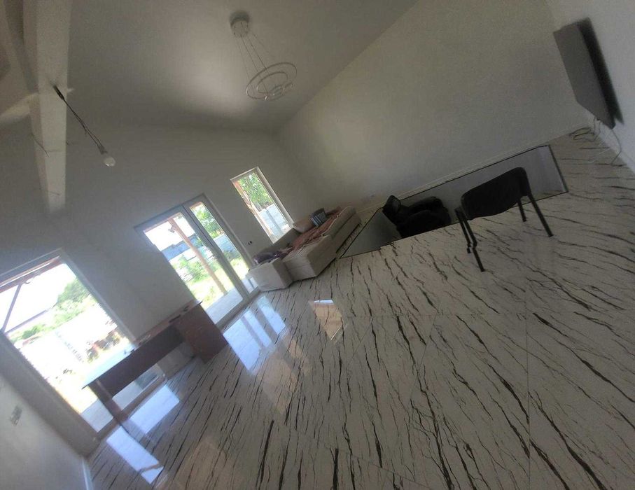 Vând casă cu finisaje de top – 300 mp, teren 1000 mp, Gaesti