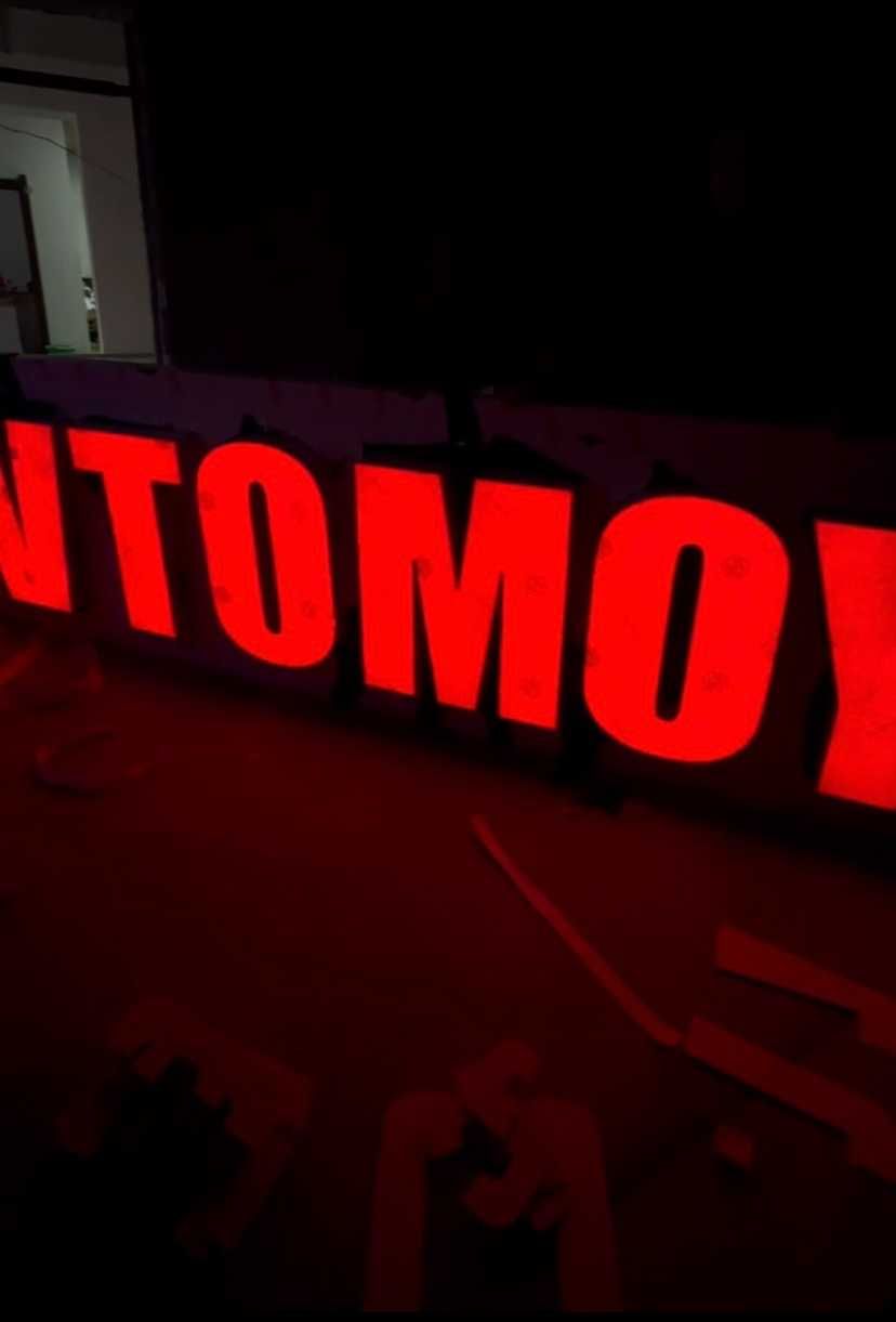 Готовая Наружная реклама "AVTOMOYKA" дешево, горит в разные цвета RGB
