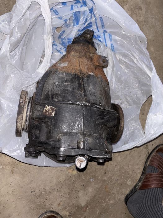 Мерседес 210  редуктр