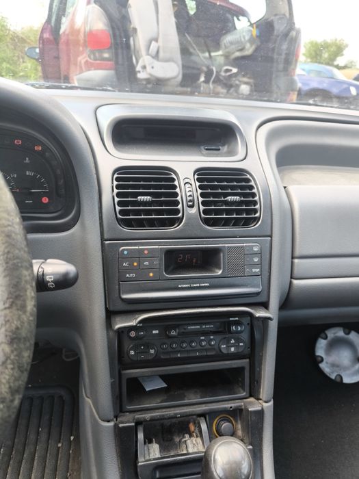 Рено Лагуна 98г. На части бензин. Renault