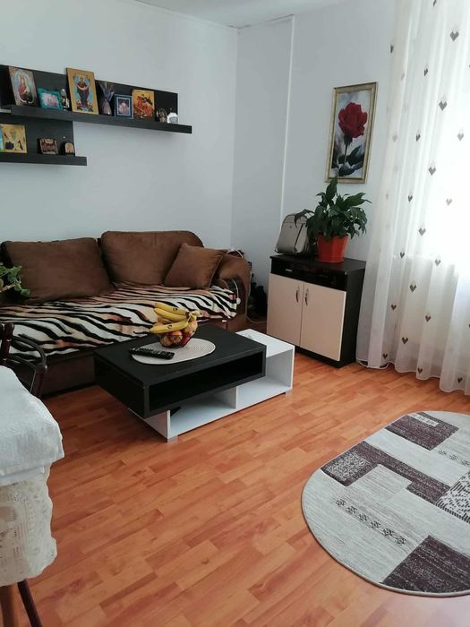 Vand apartament 3 camere