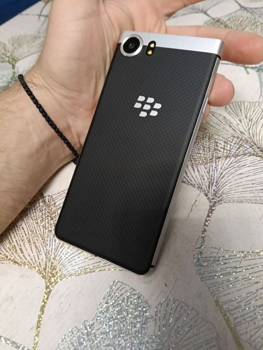 Blackberry KeyOne