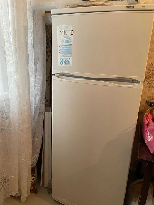 Холодильник б/у Атлант в хорошем состоянии