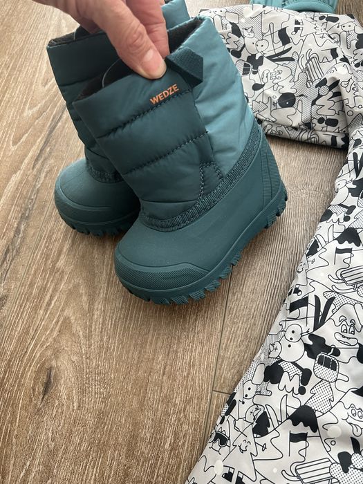 Salopeta de iarna/ combinezon + manusi + cizme Decathlon