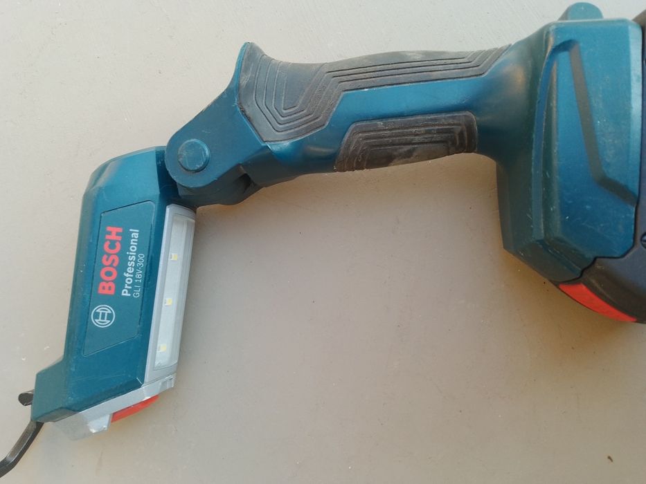 Bosch GLI 18V-300-акумолаторен лед фенер