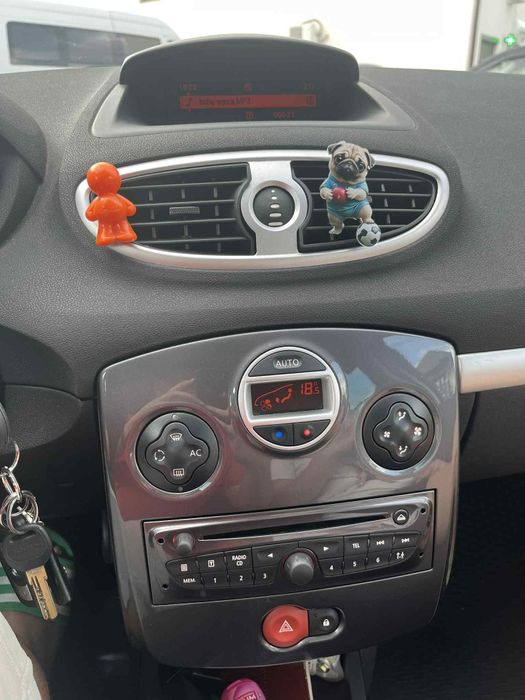 Renault Clio 3 2012 facelift 
Motor 1.2    (75 cai ) 
km 172 488 reali