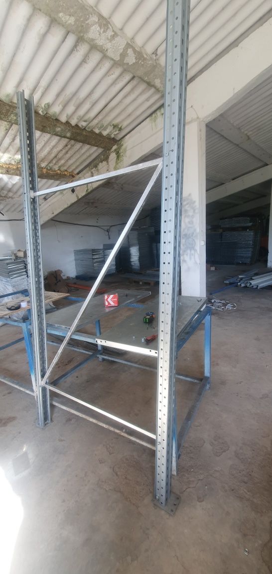 Rafturi metalice profesionale