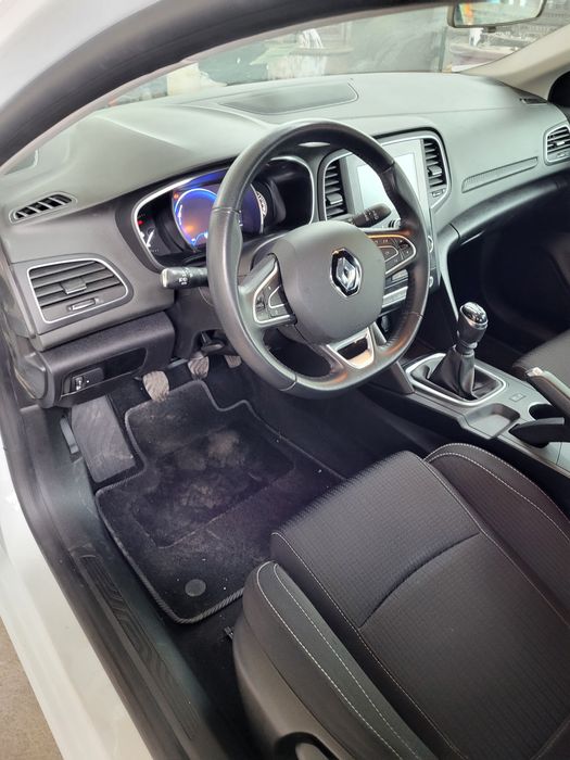 Продавам Рено МЕГАН 2020г 1,5 дци НАВИГАЦИЯ