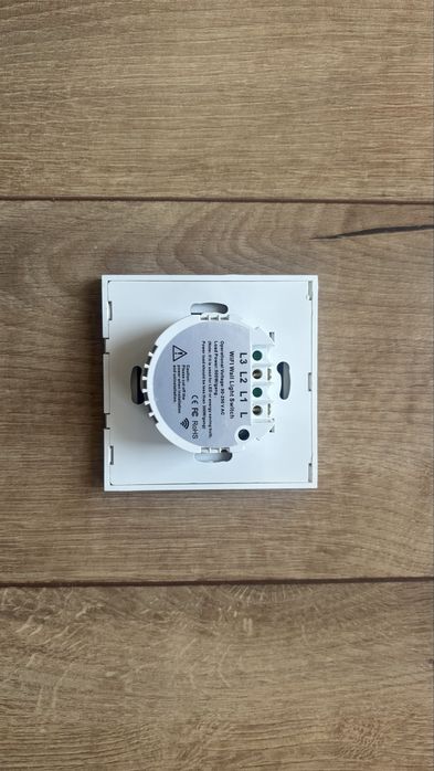 Intrerupator smart, Techstar, WiFi, fara nul, panou sticla, alb