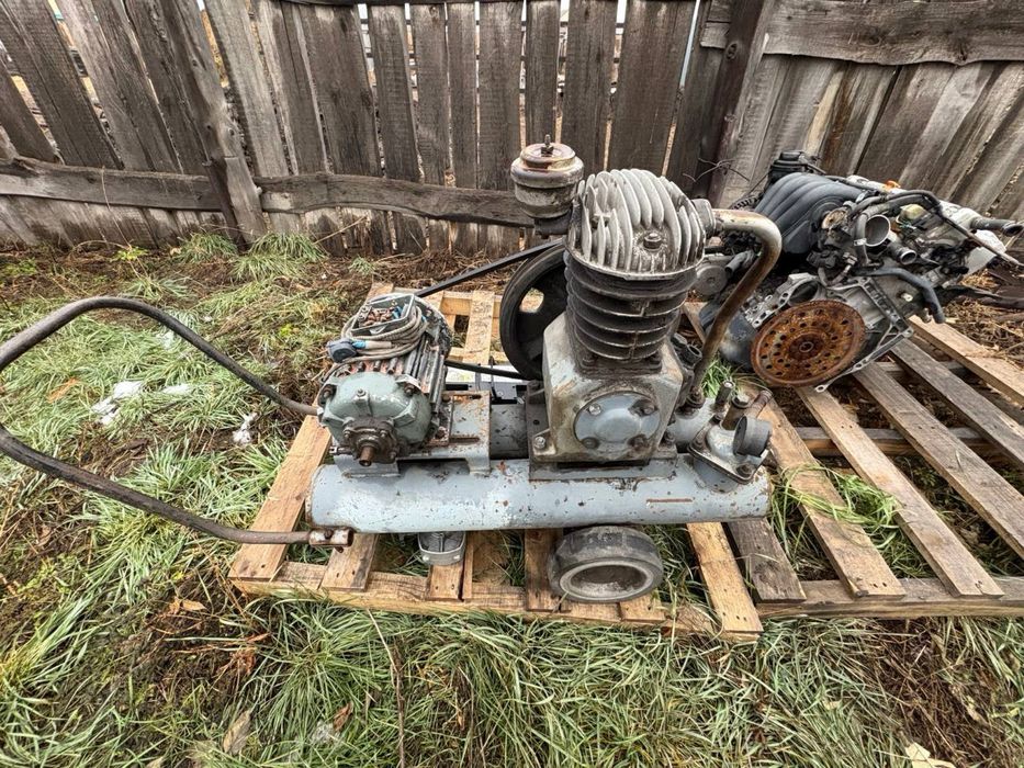 В продаже компрессор