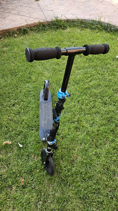Vând 2 trotinete