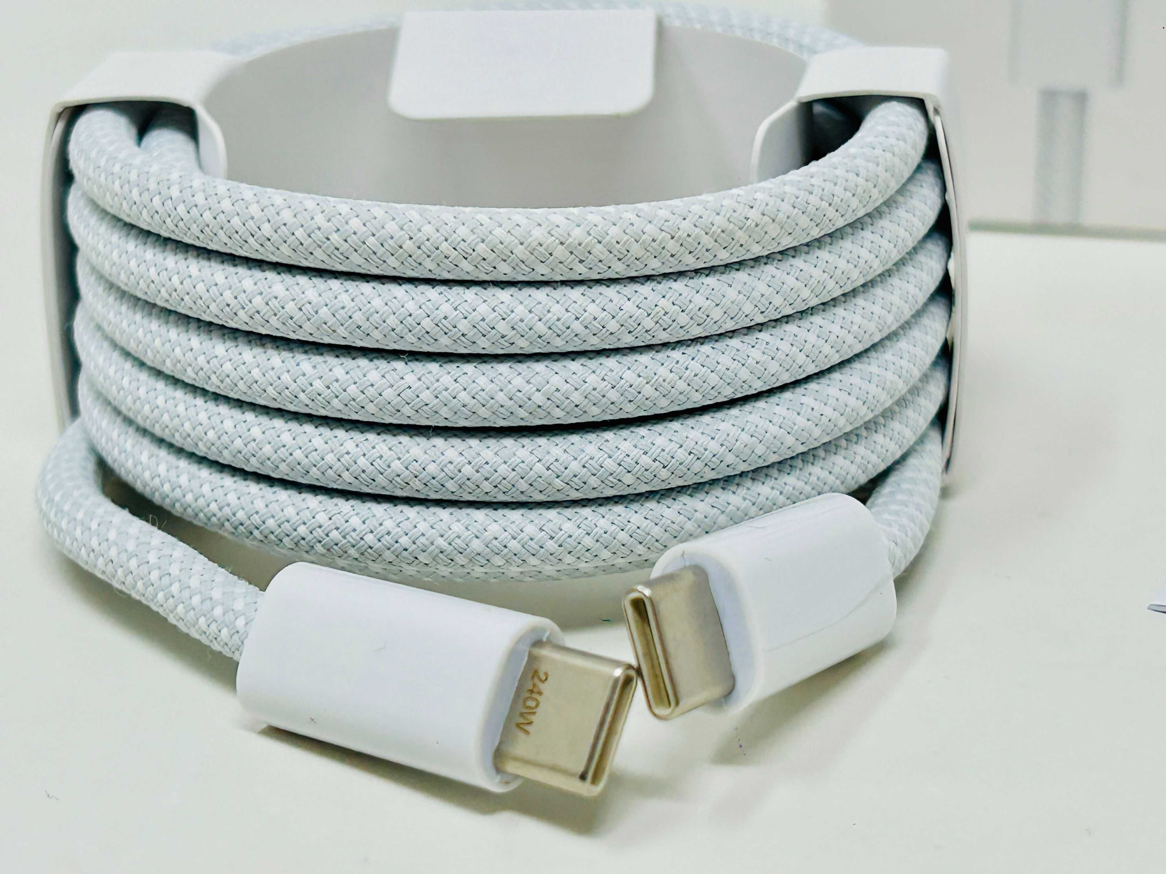 Кабел Зарядно Адаптер за Apple iPhone iPad MacBook Usb C to Usb C 240W
