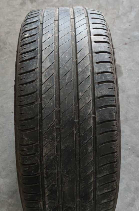 4 броя 215/55 R17 летни гуми KLEBER DYNAXER HP4 94W 2020 5мм