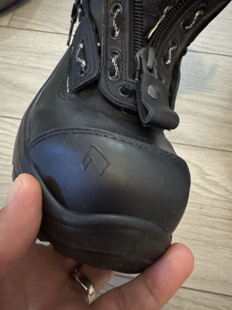 Bocanci haix goretex cu bombeu metalic NOI ,nr 38