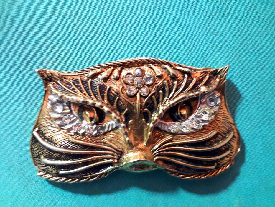 cataramă din metal cu cristale