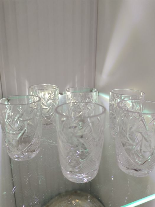 Продам рюмки хрустальные