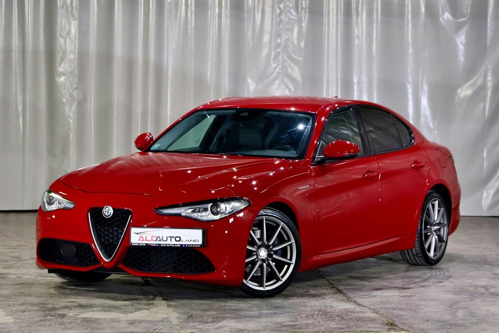 Alfa Romeo Giulia Moduri Condus * Clima * Navi * Incalzire scaune * Piele * ISOFIX