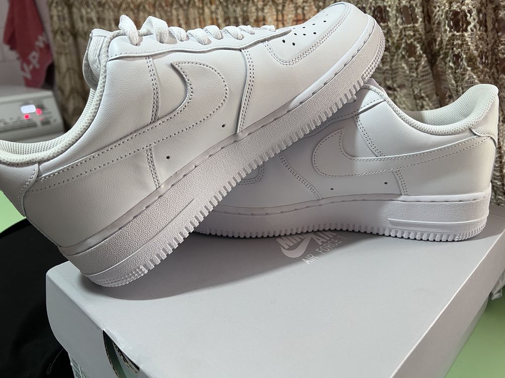 NIKE Air Force 1
